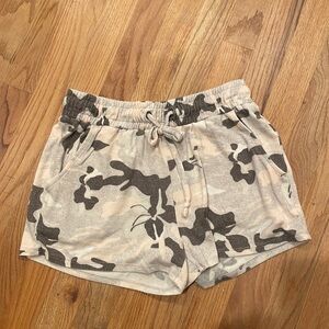 Roxy Women M Grey Pink Camo Knit Shorts Lounge